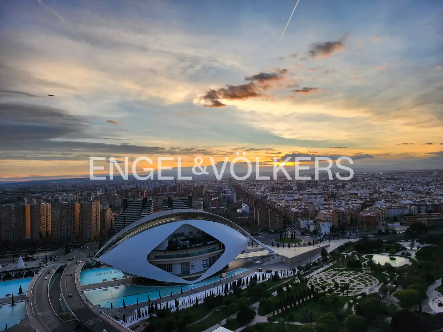 Vista exterior de Ático en venta en  Valencia Capital con Aire acondicionado, Calefacción y Trastero