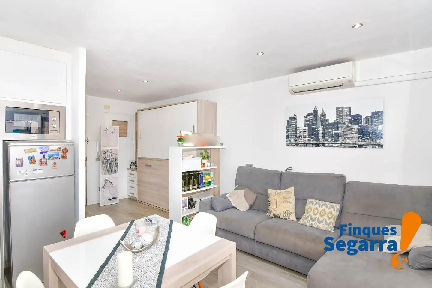 Sala de estar de Estudio en venta en El Vendrell con Terraza