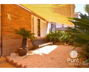 Exterior view of Single-family semi-detached for sale in Premià de Dalt  with Air Conditioner, Heating and Private garden