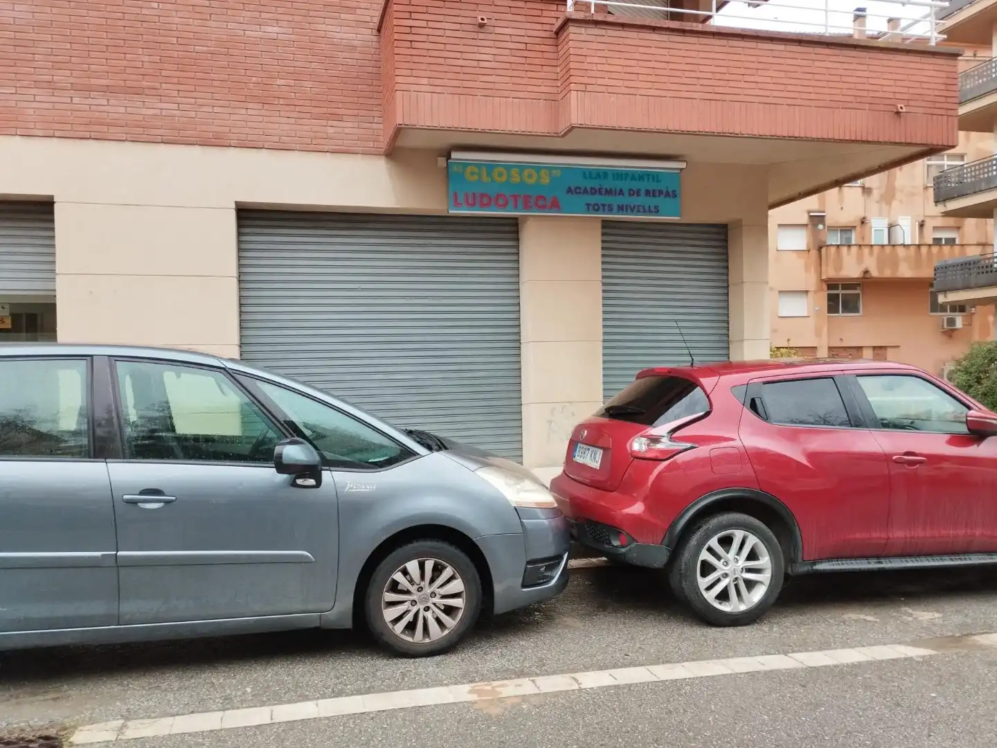 Local comercial en venda a Lluís Puigjaner 111