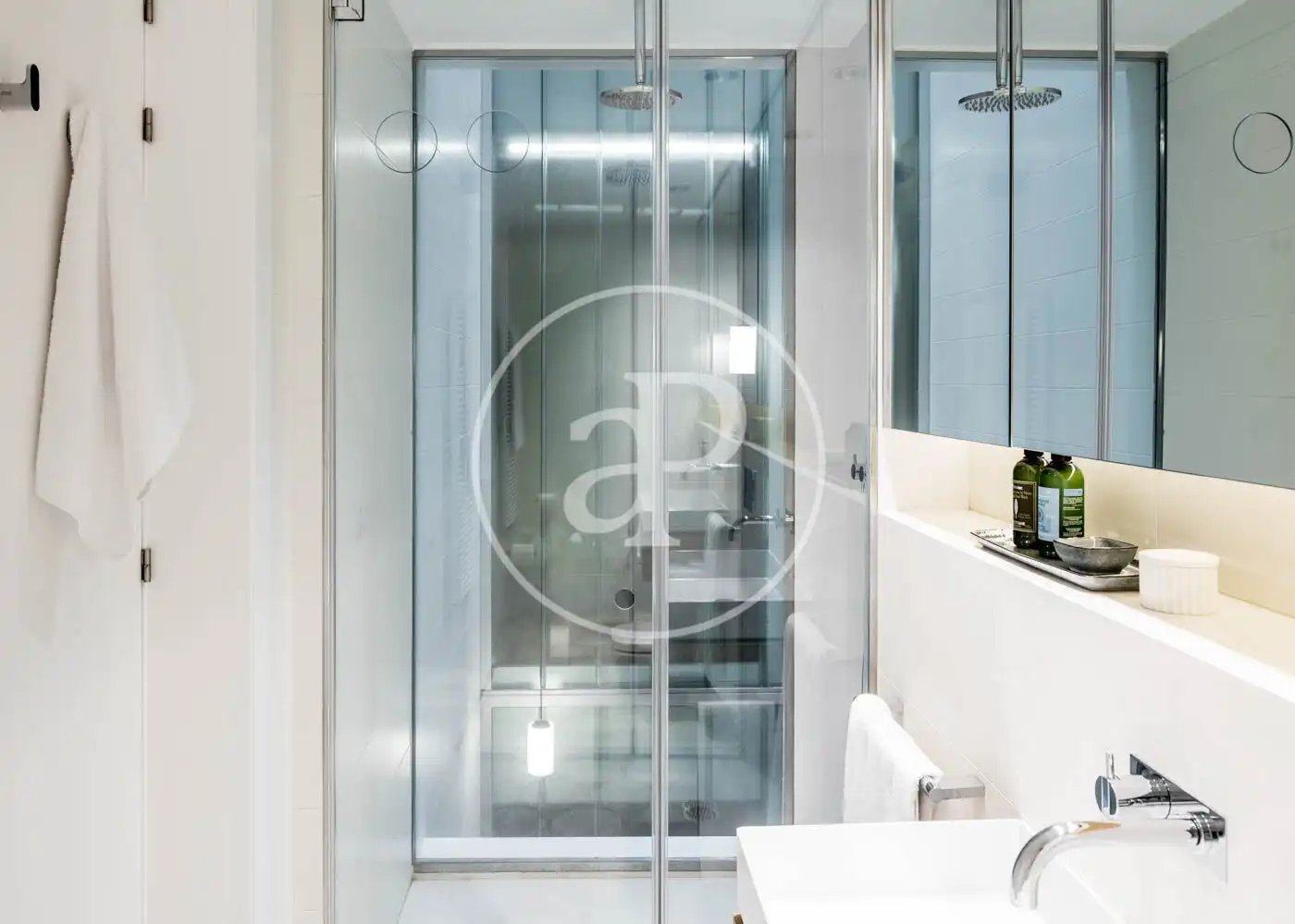 Baño de Piso de alquiler en Barcelona con Aire acondicionado, Calefacción y Terraza