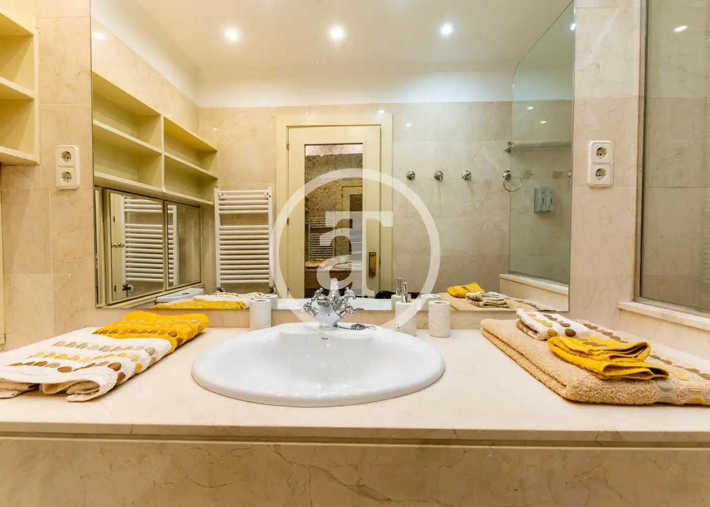 Badezimmer von Wohnung zur Miete in Madrid mit Klimaanlage, Heizung und Möbliert