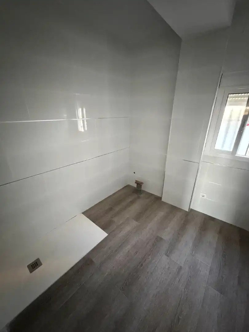 Baño de Piso en venta en Tocina con Terraza y Balcón