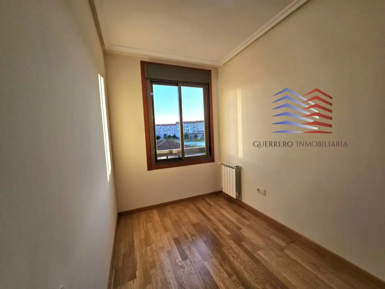 Schlafzimmer von Wohnung zur Miete in Ourense Capital  mit Heizung, Parkett und Abstellraum