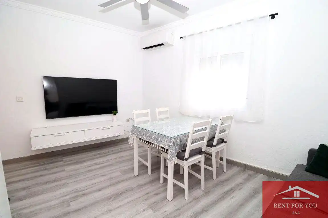 Menjador de Casa o xalet de lloguer en Coín amb Aire condicionat, Terrassa i Moblat