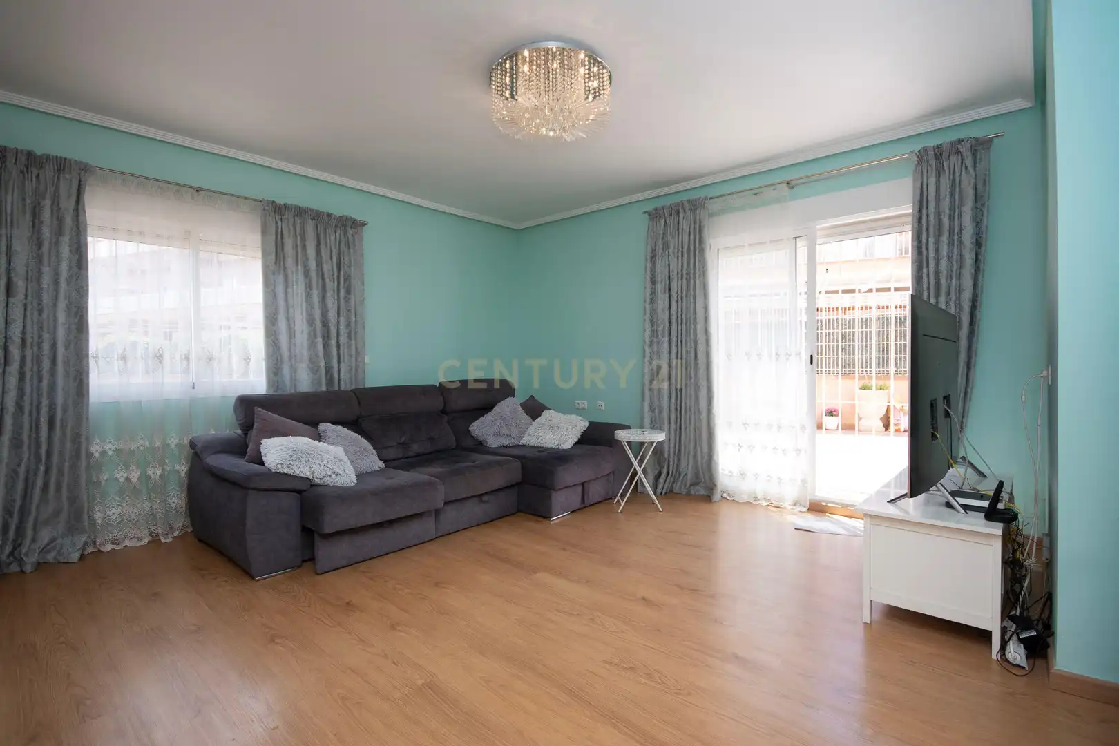 Sala de estar de Casa adosada en venta en Alicante / Alacant con Aire acondicionado, Balcón y Piscina comunitaria