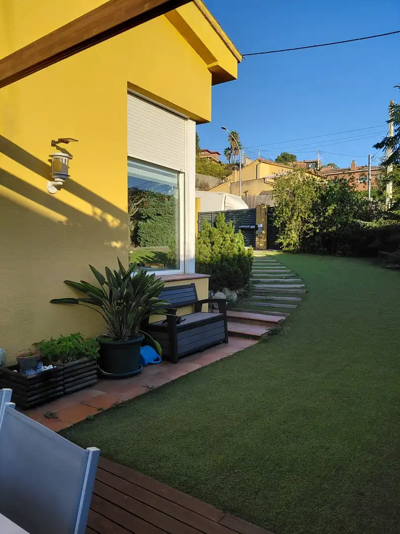 Garden of Houses for sale in Vilanova del Vallès  with Air Conditioner, Heating and Private garden