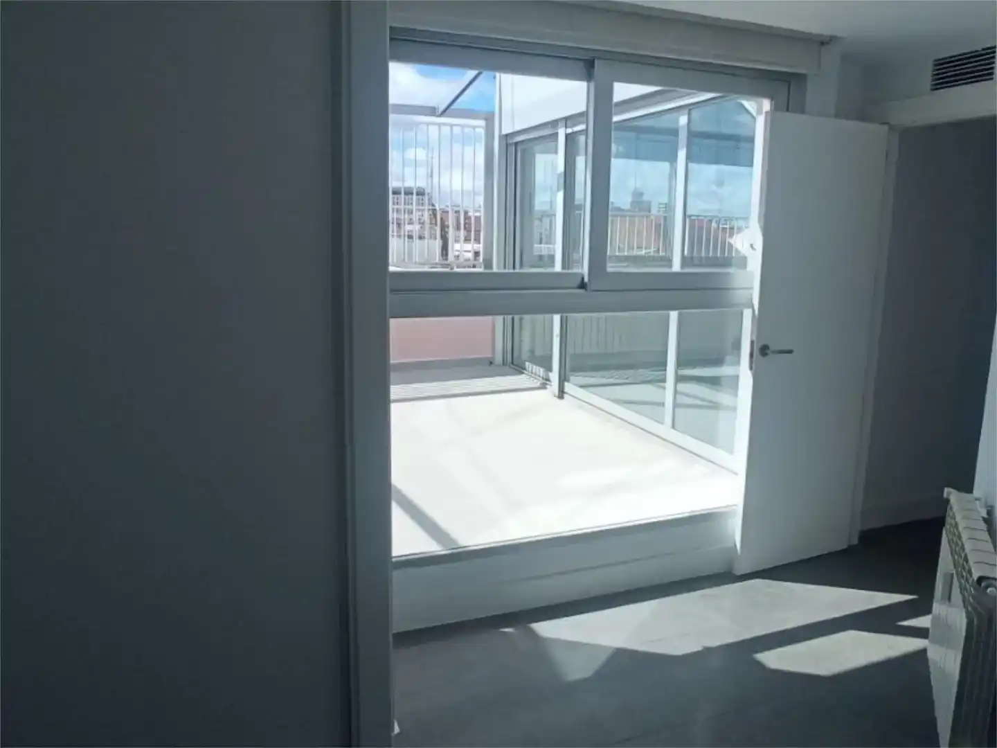 Terraza de Ático de alquiler en Madrid con Aire acondicionado