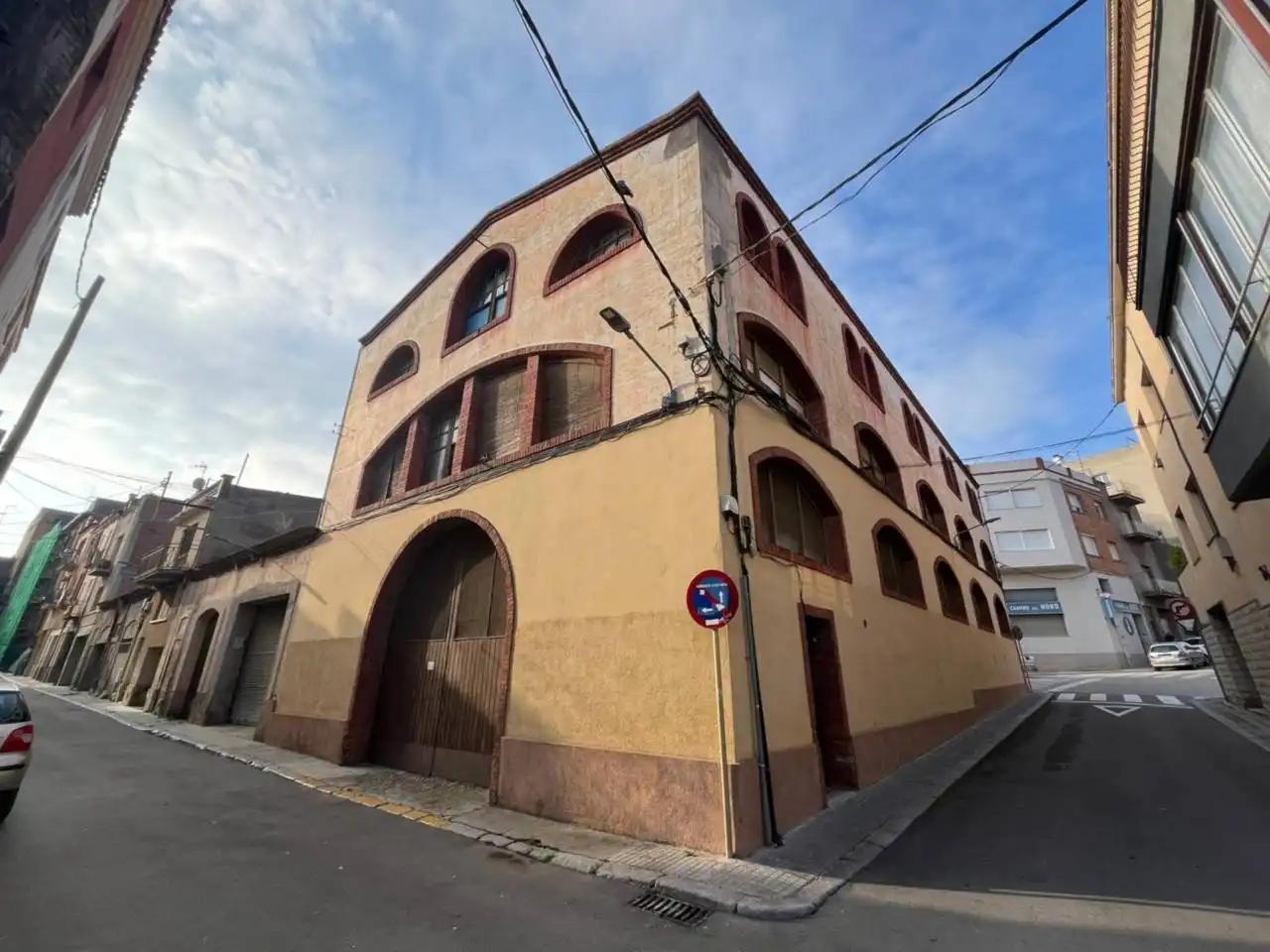 Außenansicht von Fabrikhallen zum Verkauf in Sant Sadurní d'Anoia