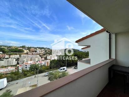 Vista exterior de Casa adosada en venda en Caldes d'Estrac amb Aire condicionat, Calefacció i Terrassa