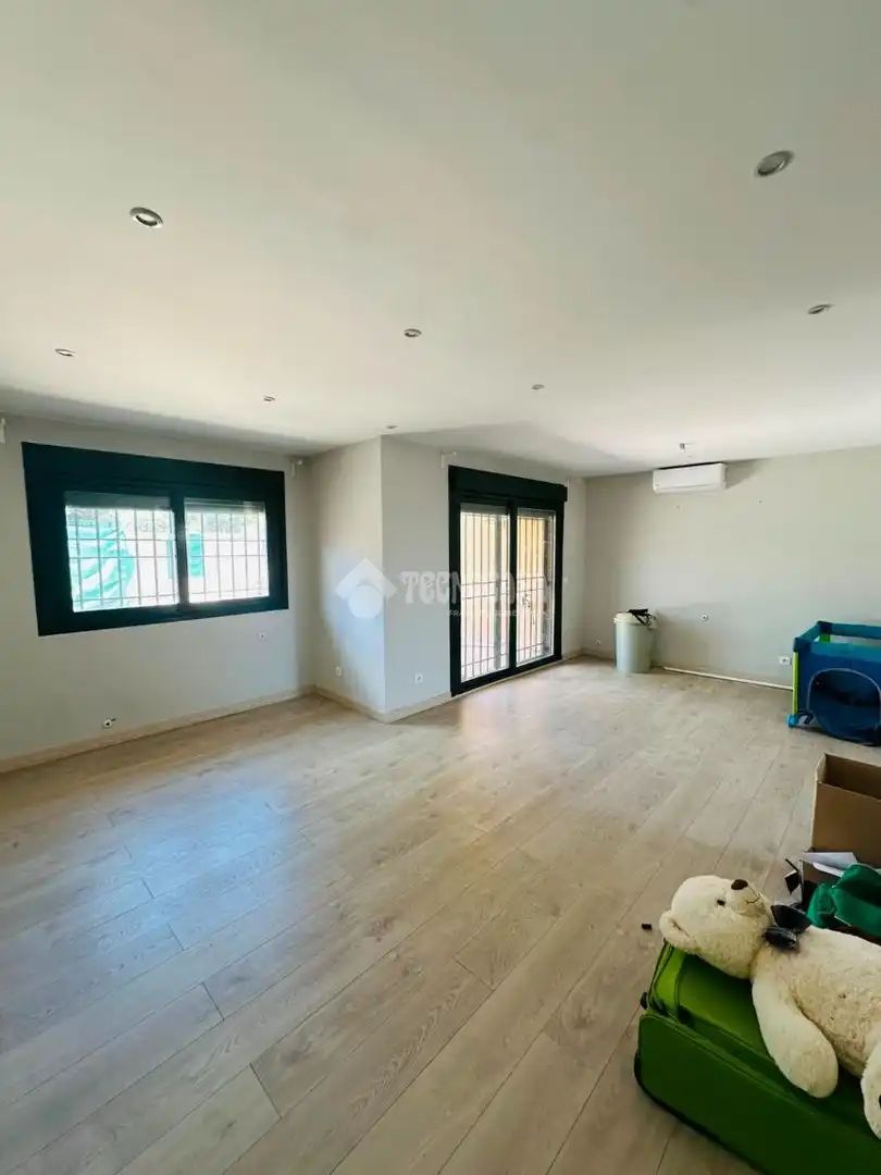Casa aparellada en venda a Escalona, imagen 5