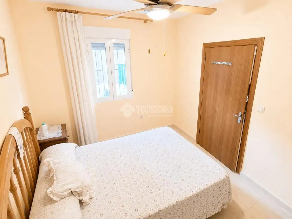 Habitación de Casa adosada en venta en Caleruela con Calefacción y Amueblado