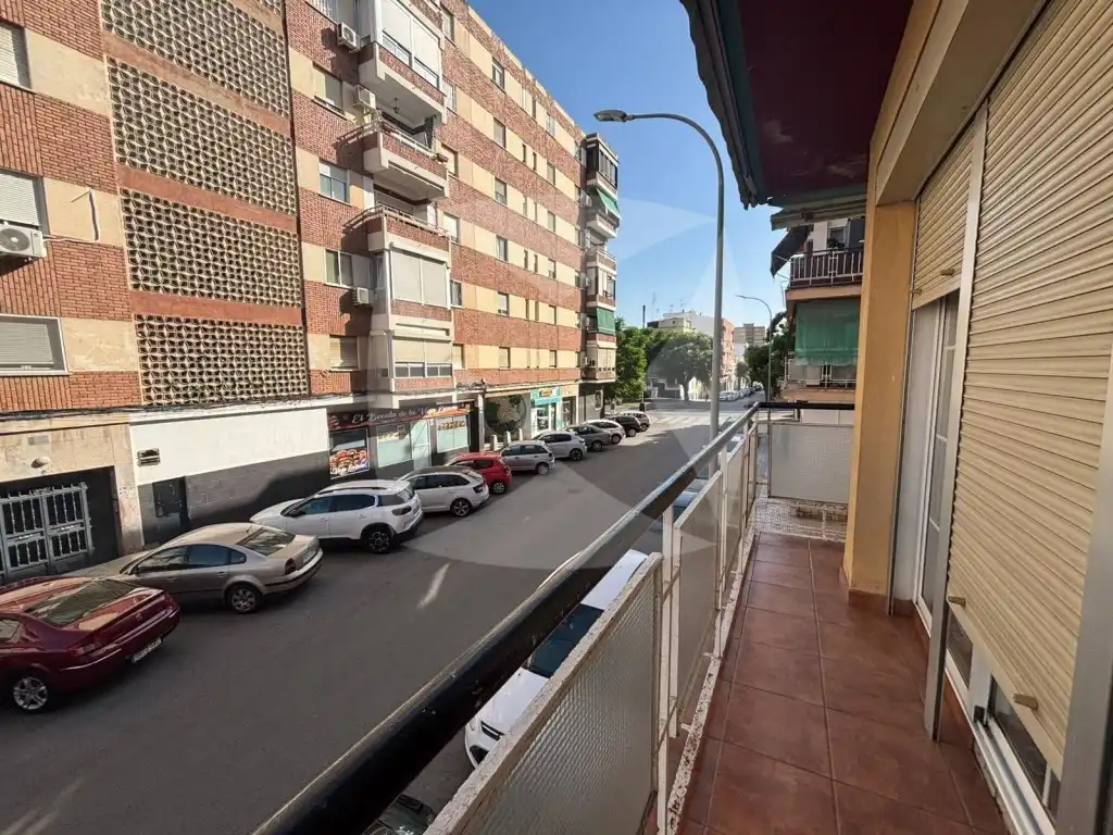 Außenansicht von Wohnung zum Verkauf in Badajoz mit Terrasse
