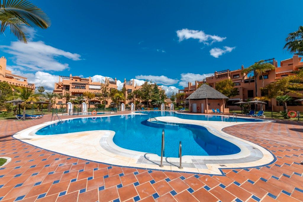 Swimming pool of Duplex to rent in Estepona  with Air Conditioner, Terrace and Alarm
