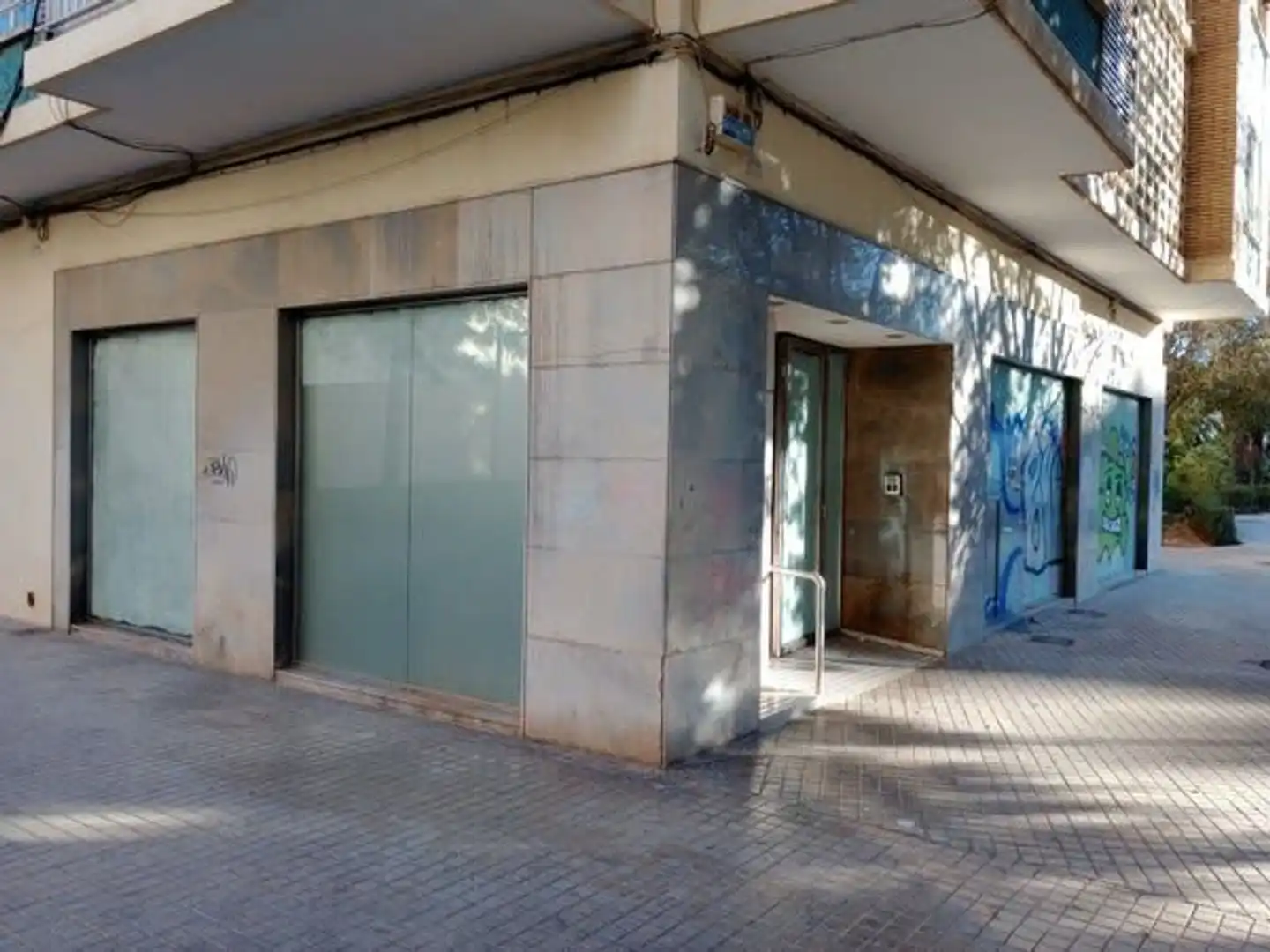 Local comercial en venda a Avenida de Pius XII 28