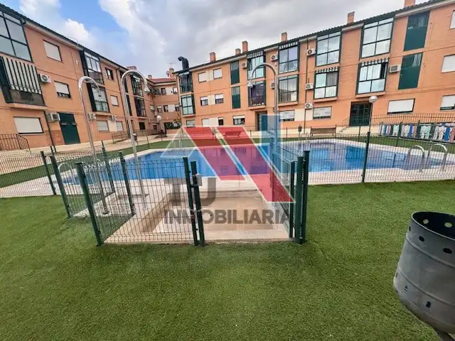Piscina de Pis en venda en Fuensalida amb Balcó i Piscina comunitària