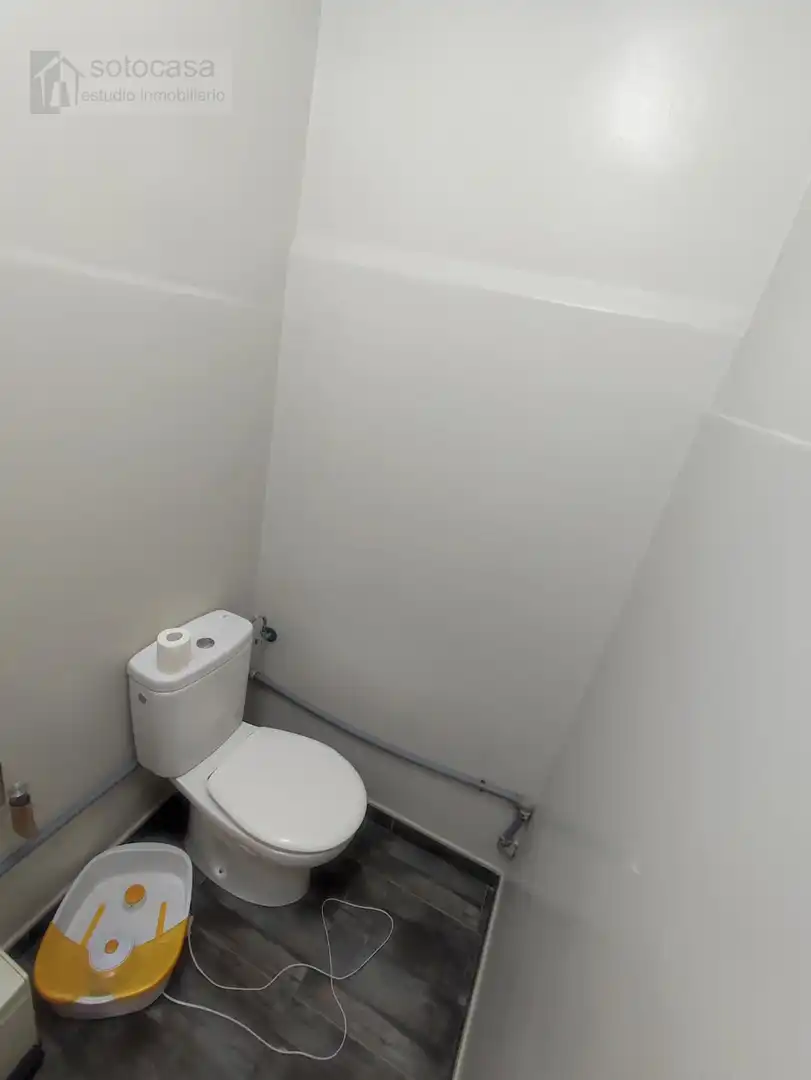 Baño de Local de alquiler en Valladolid