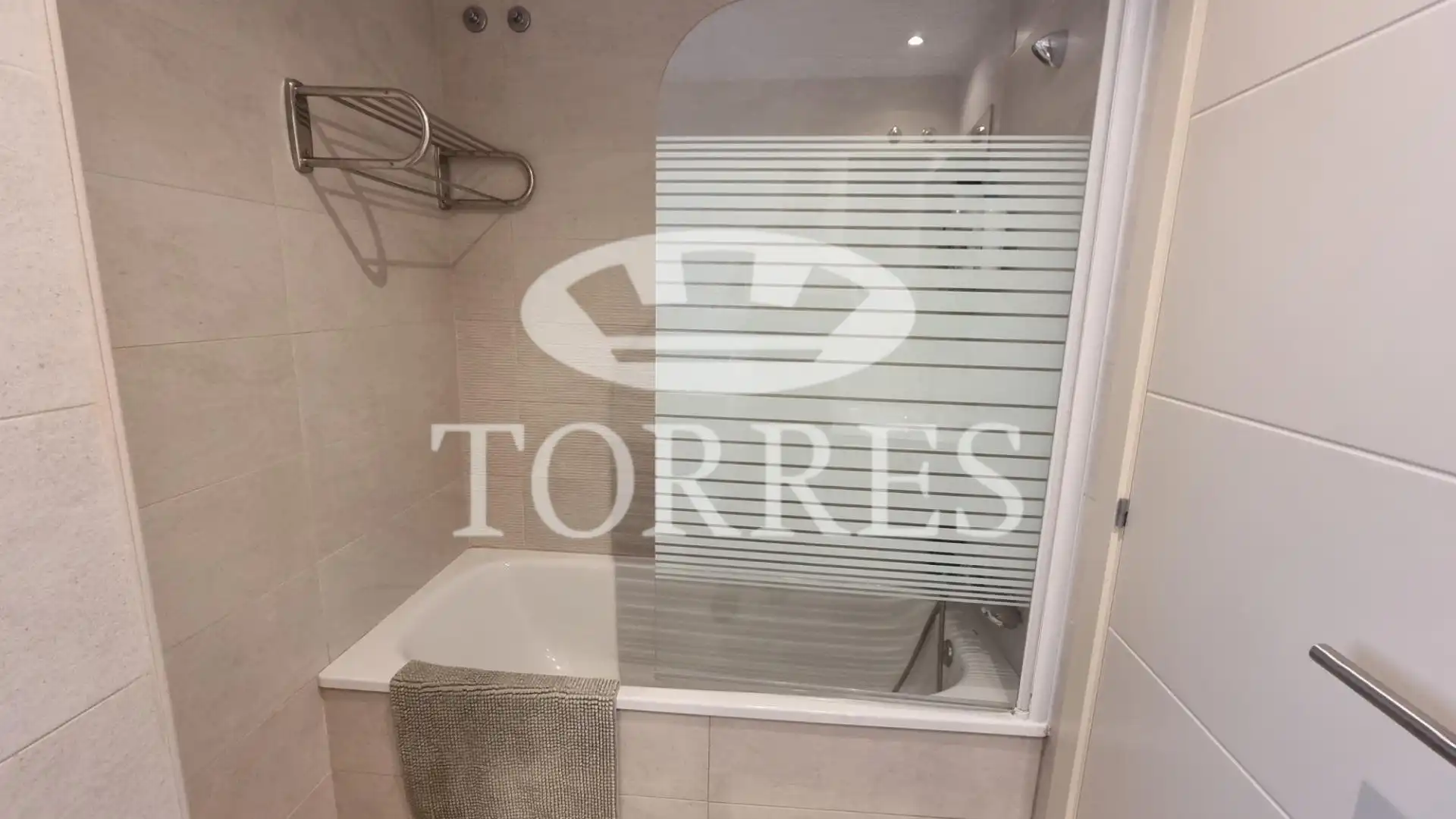 Baño de Piso de alquiler en Málaga con Aire acondicionado y Amueblado