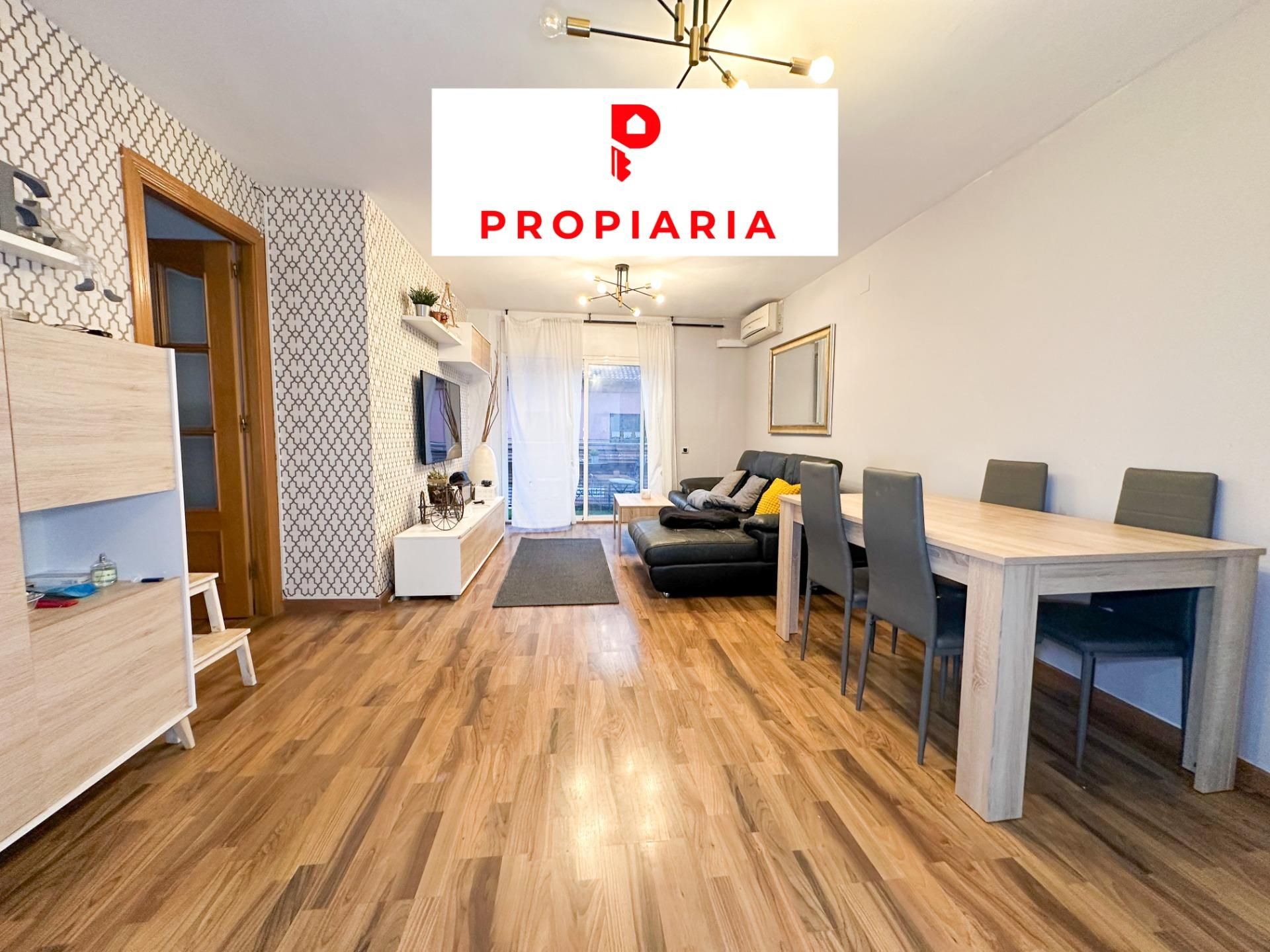 Vista exterior de Piso en venta en Vallirana con Aire acondicionado, Parquet y Terraza