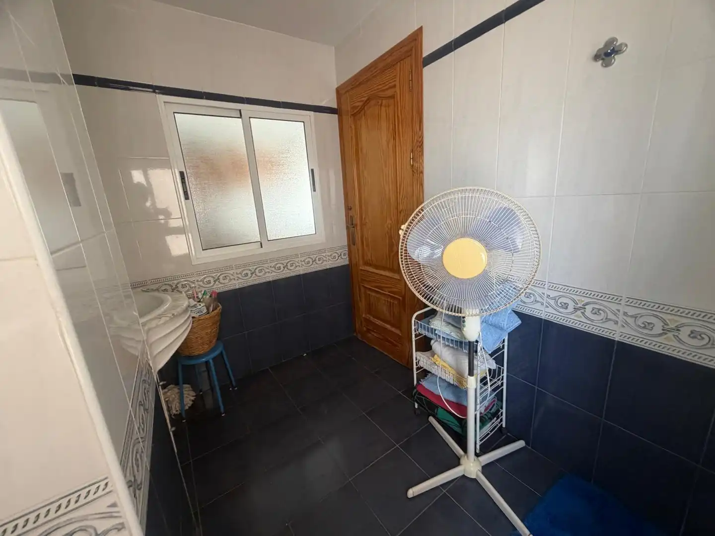 Badezimmer von Wohnungen zum Verkauf in Águilas mit Terrasse, Möbliert und Balkon