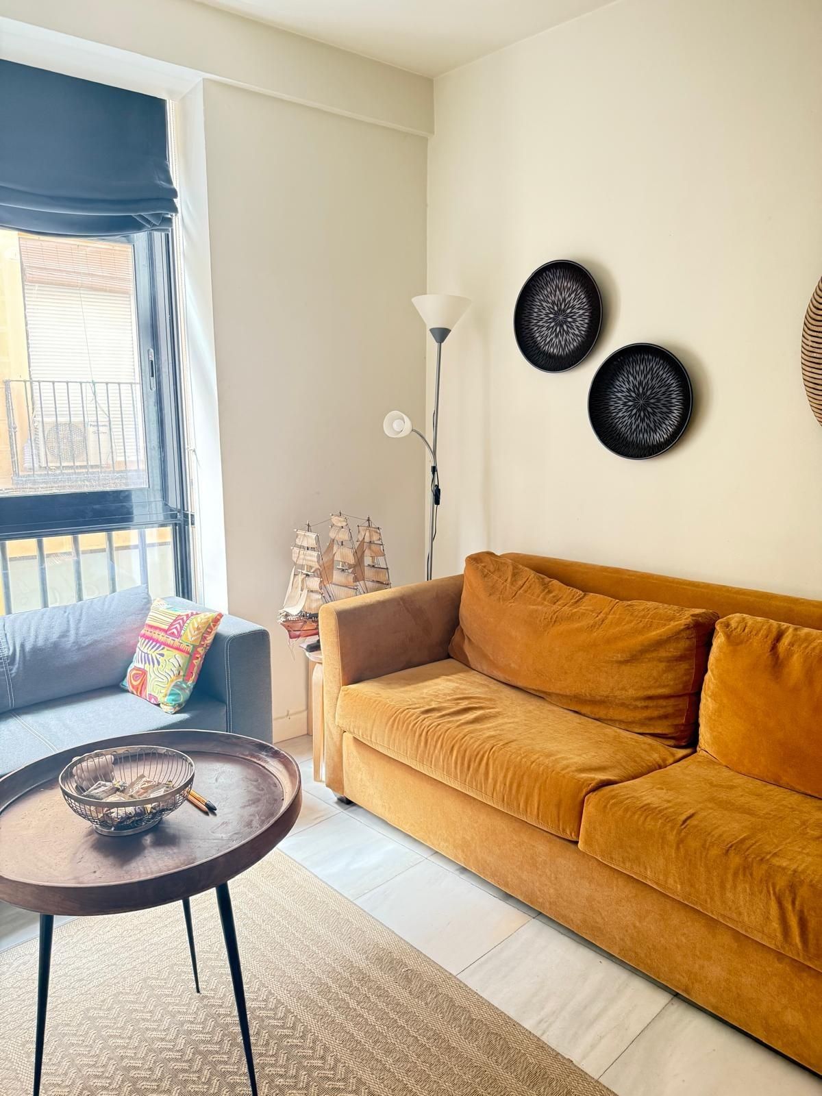 Piso en venta en  JESUS DEL VALLE, Universidad - Malasaña, Centro,  Madrid Capital