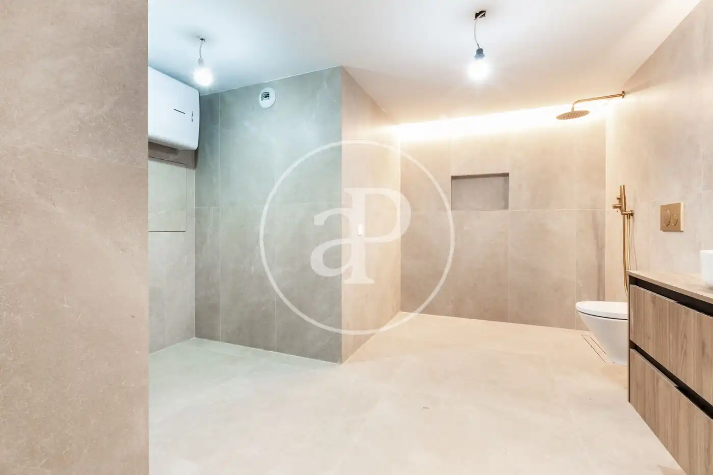 Piso en venta en Valencia con Aire acondicionado, Calefacción y Trastero