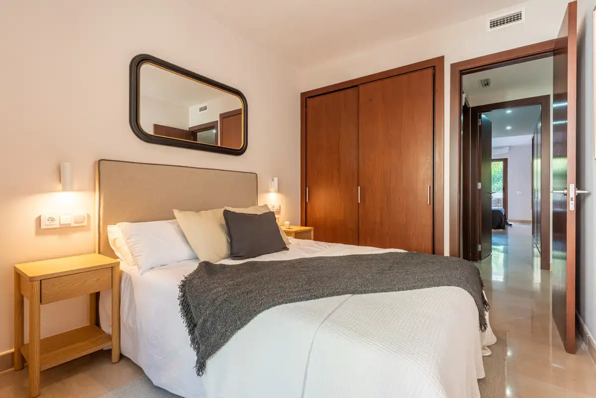 Habitación de Apartamento en venta en Marbella con Aire acondicionado, Terraza y Piscina