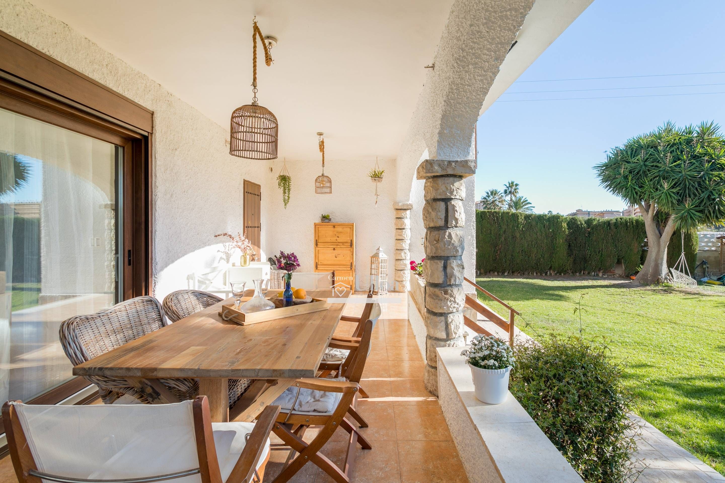 Terrassa de Casa o xalet en venda en El Campello amb Aire condicionat, Jardí privat i Parquet