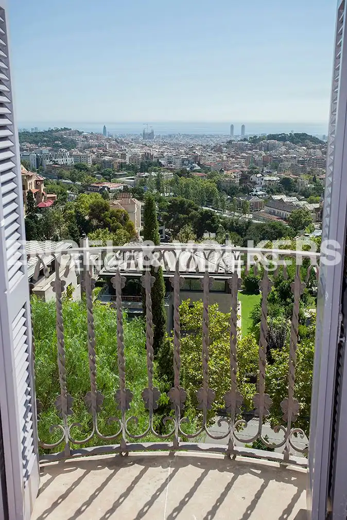 Vista exterior de Finca rústica en venda en Barcelona amb Calefacció, Jardí privat i Parquet