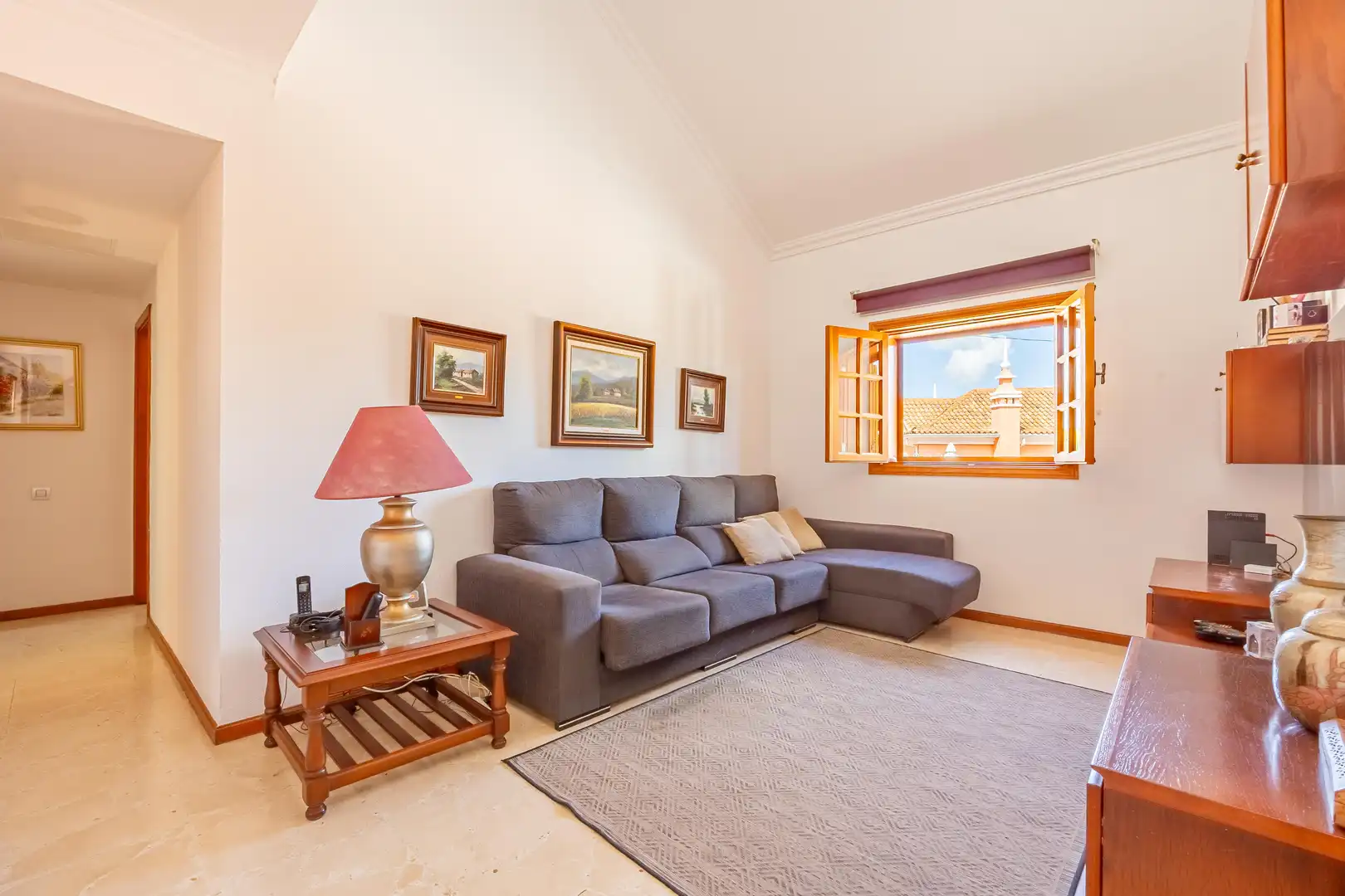 Sala d'estar de Casa o xalet en venda en Las Palmas de Gran Canaria amb Aire condicionat, Jardí privat i Terrassa