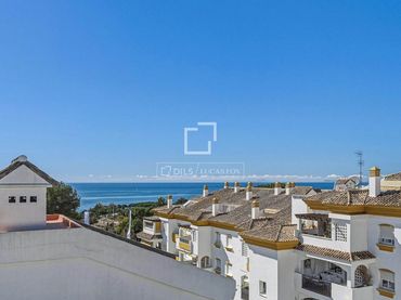Flat with pool for sale in Milla de Oro