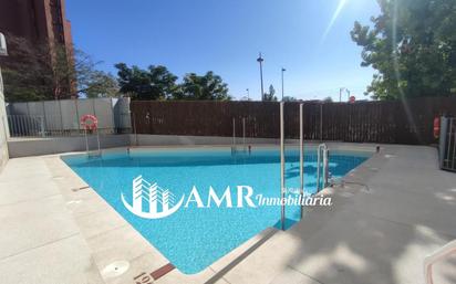 Swimming pool of Flat for sale in Alcorcón