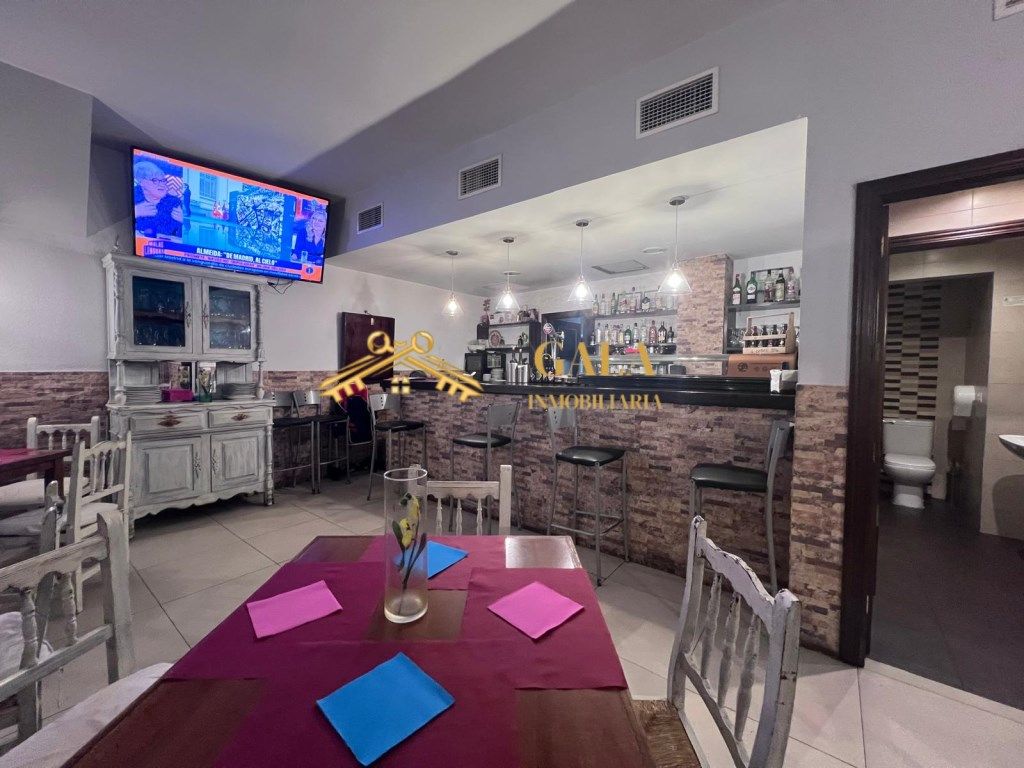 Premises to rent in Casco Antiguo