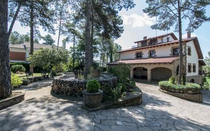 Vista exterior de Finca rústica en venda en Solsona amb Calefacció, Jardí privat i Terrassa