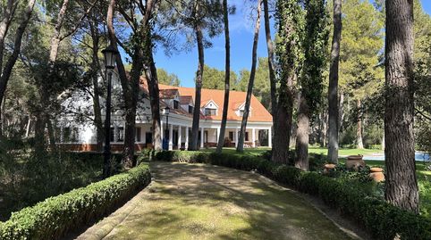 Chalet en venta en pinares del Jucar, 9 dormitorios.