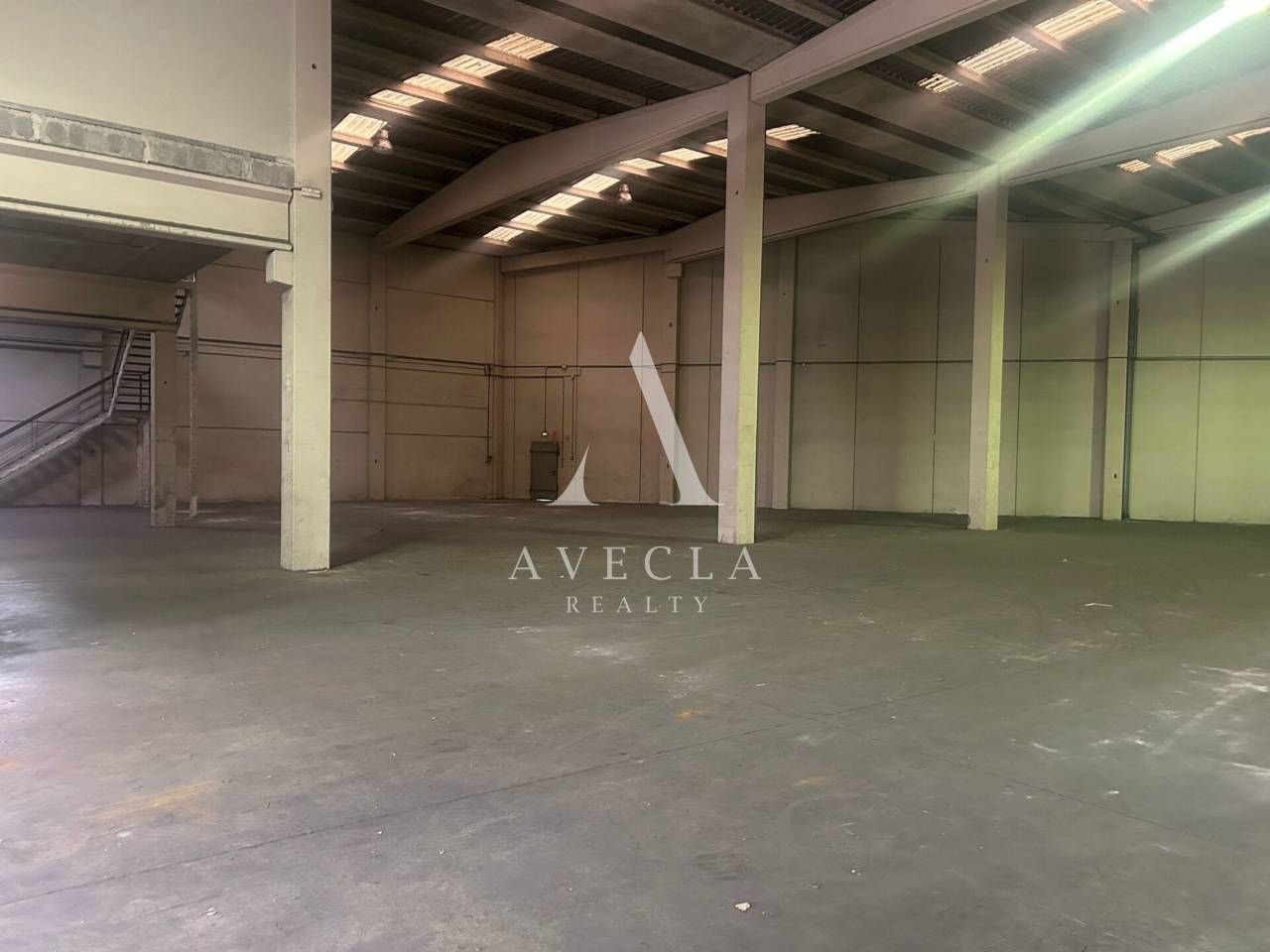 Nau industrial de lloguer en Sant Cugat del Vallès