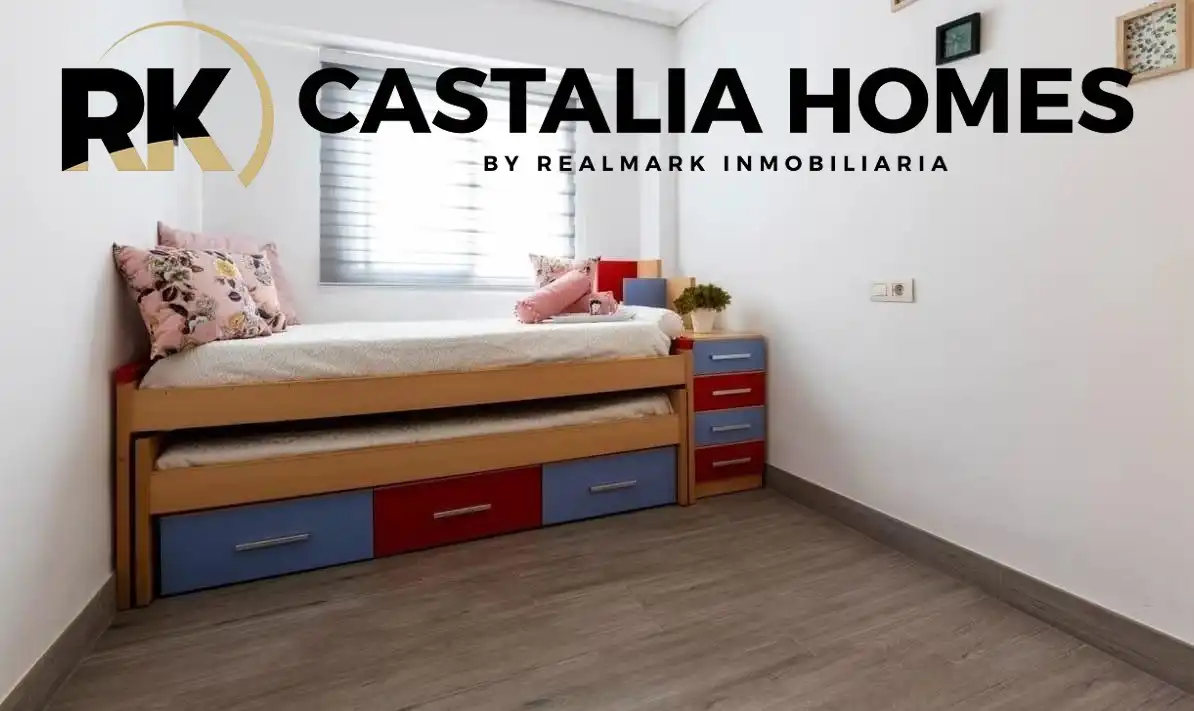Habitación de Ático en venta en Burriana / Borriana con Calefacción, Terraza y Horno
