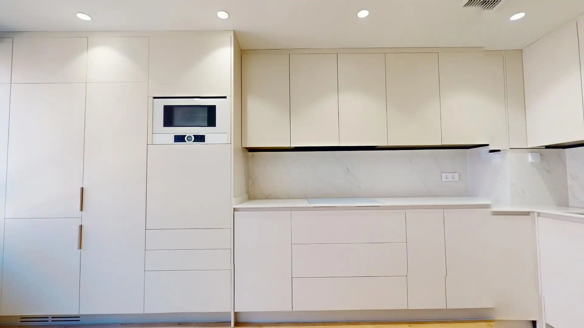 Kitchen of Flat for rent in Madrid  with Air Conditioner, Heating and Storage room
