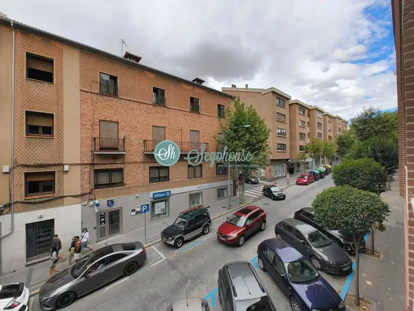 Vista exterior de Pis de lloguer en Segovia amb Calefacció, Terrassa i Balcó