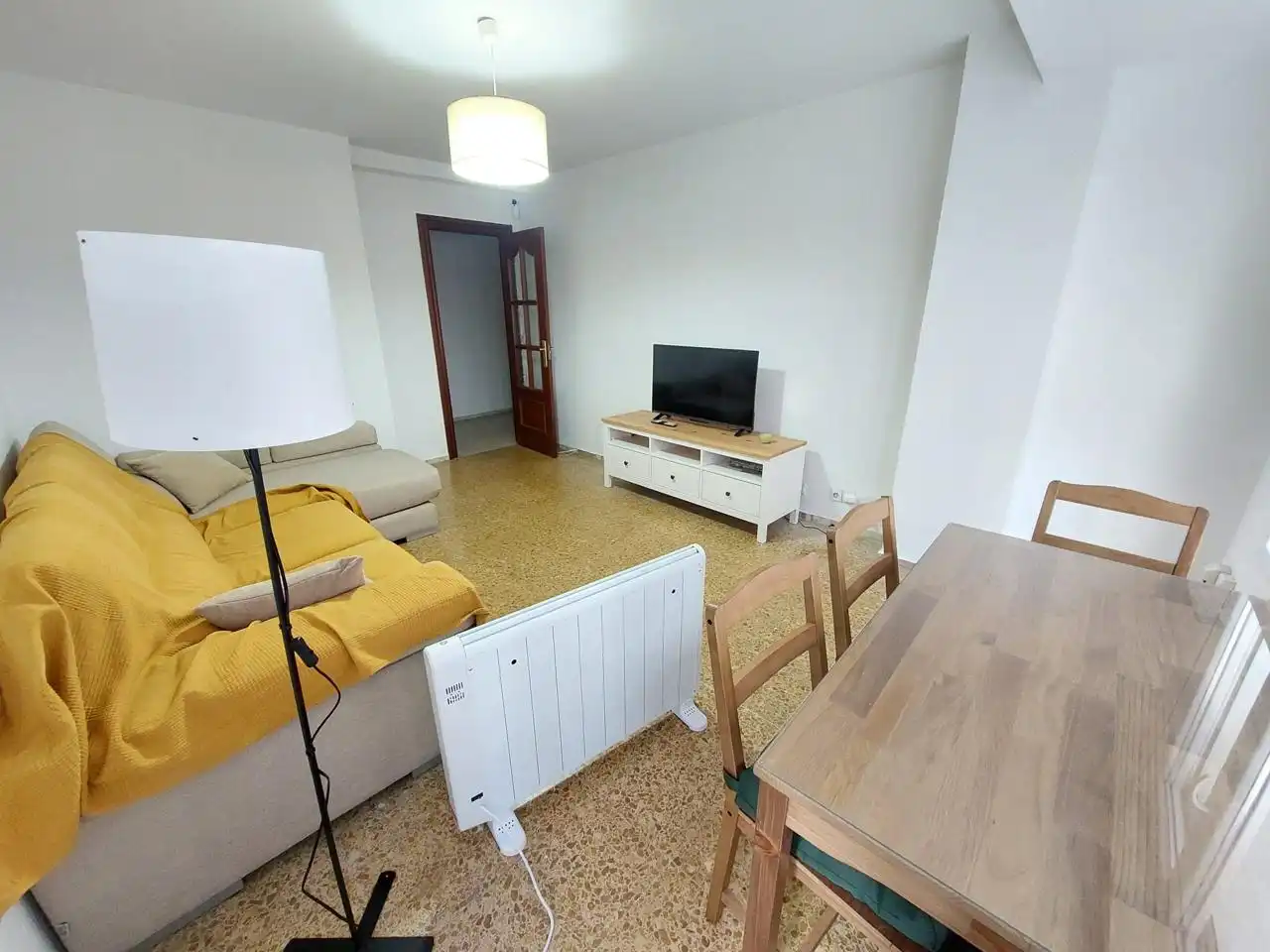 Piso de alquiler en Laviada