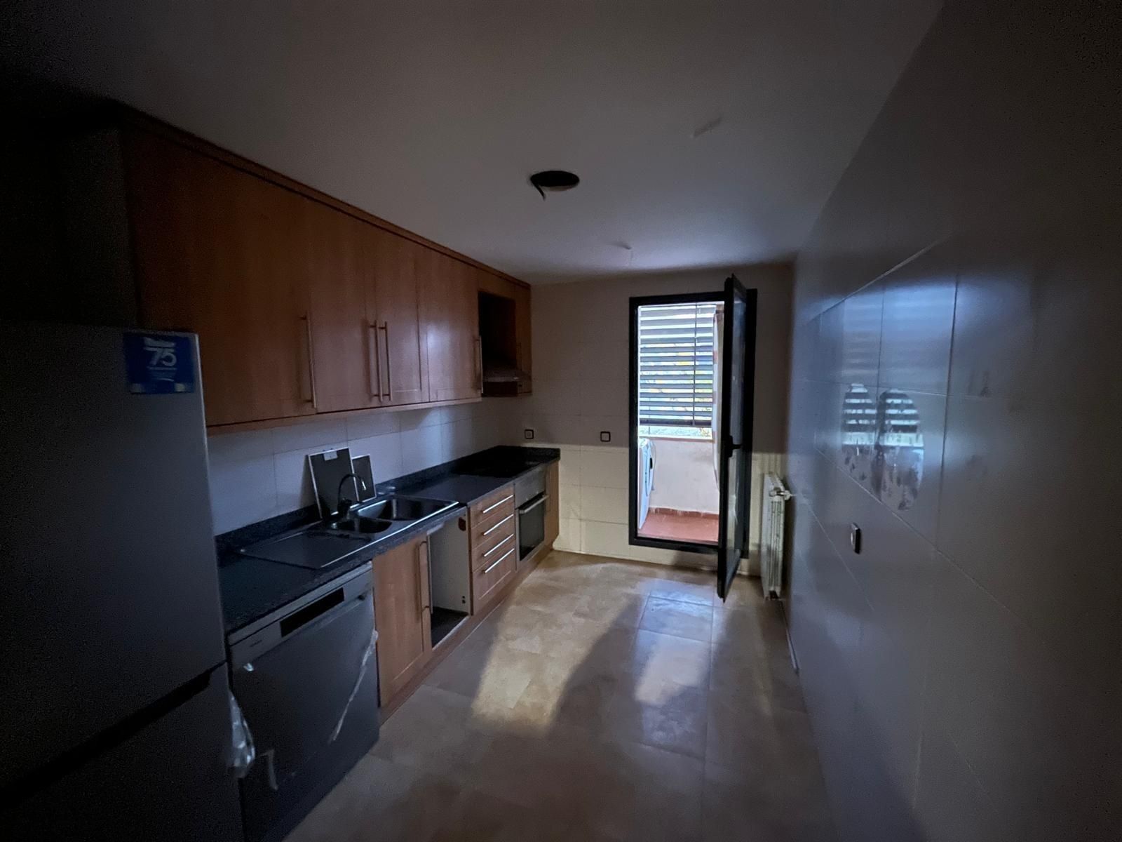 Cuina de Planta baixa en venda en Yebes amb Jardí privat, Terrassa i Piscina comunitària