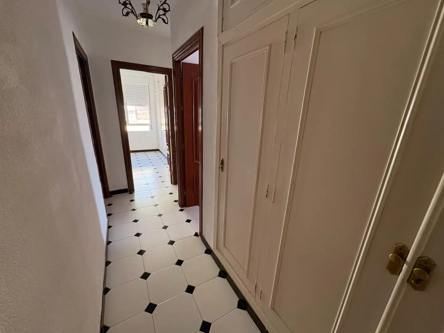 Wohnung zur Miete in Sur