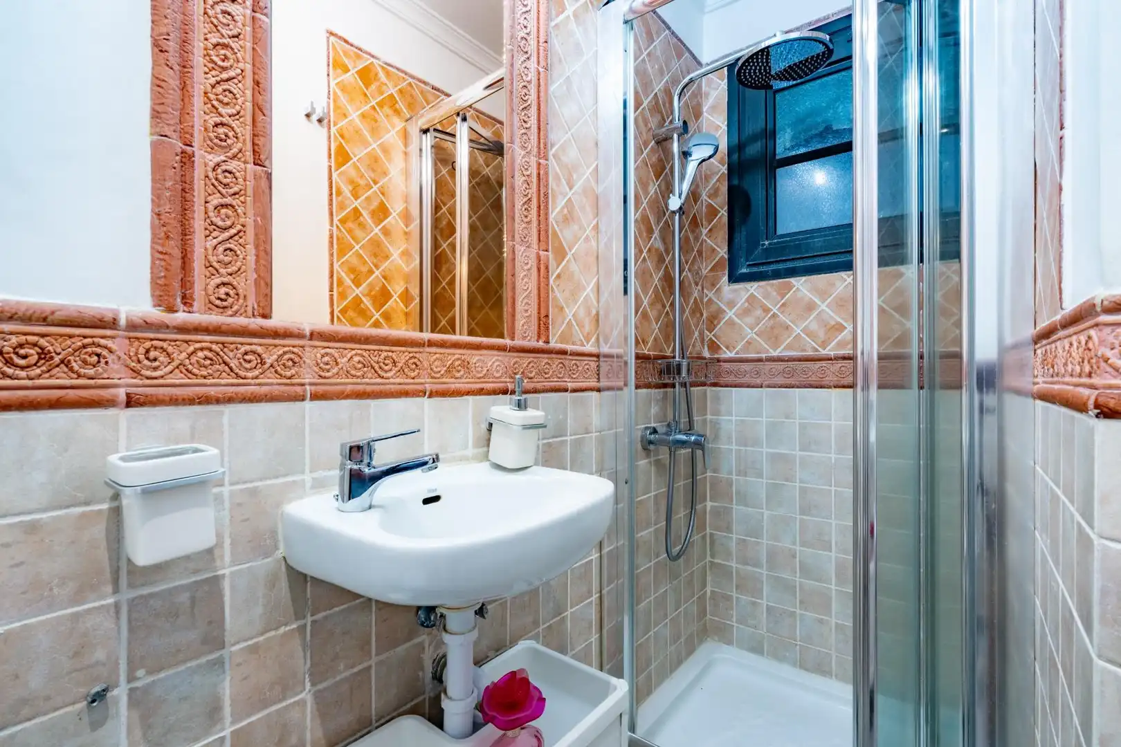 Baño de Casa adosada en venta en El Rosario con Aire acondicionado, Jardín privado y Terraza