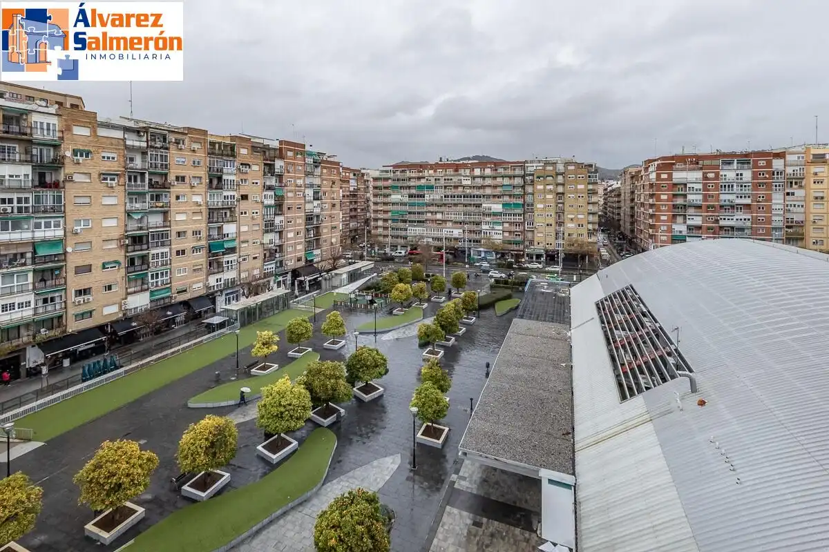 Exterior view of Flat for sale in  Granada Capital  with Air Conditioner and Storage room