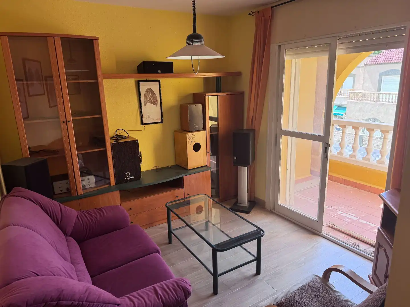 Wohnzimmer von Einfamilien-Reihenhaus zum Verkauf in Roquetas de Mar mit Klimaanlage