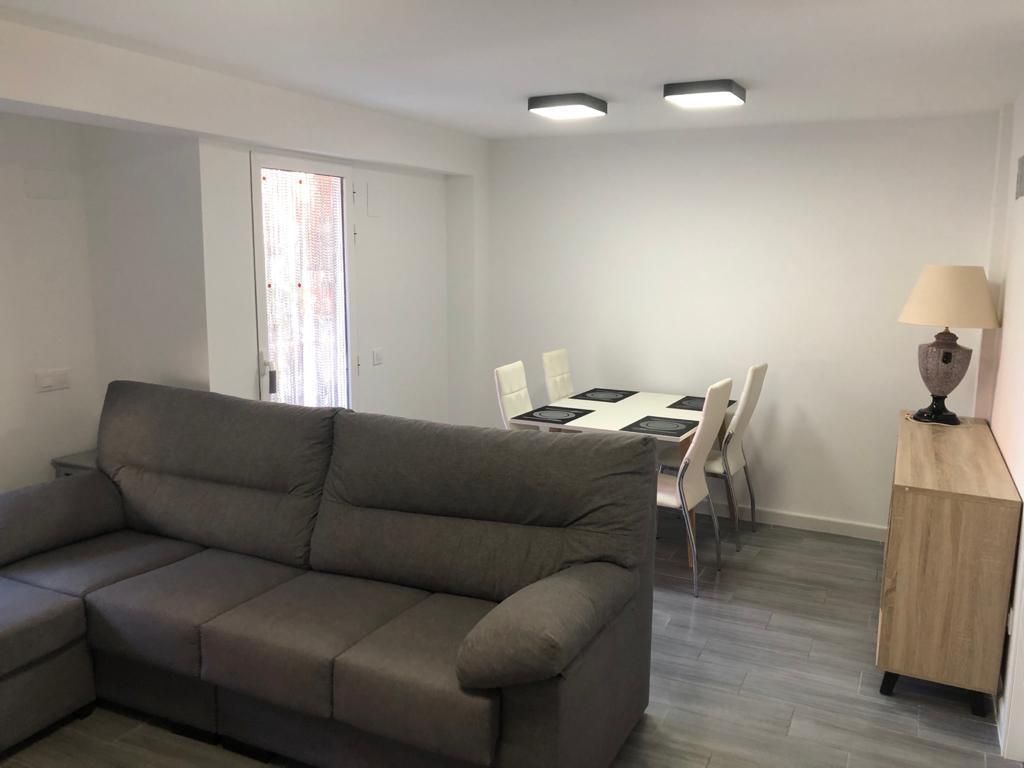 Living room of Flat for sale in  Valencia Capital  with Terrace, Furnished and Balcony