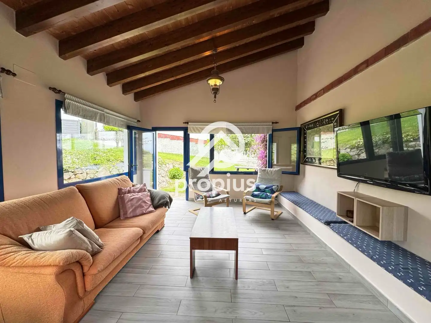 Sala de estar de Casa o chalet en venta en Ribadesella con Calefacción, Jardín privado y Terraza