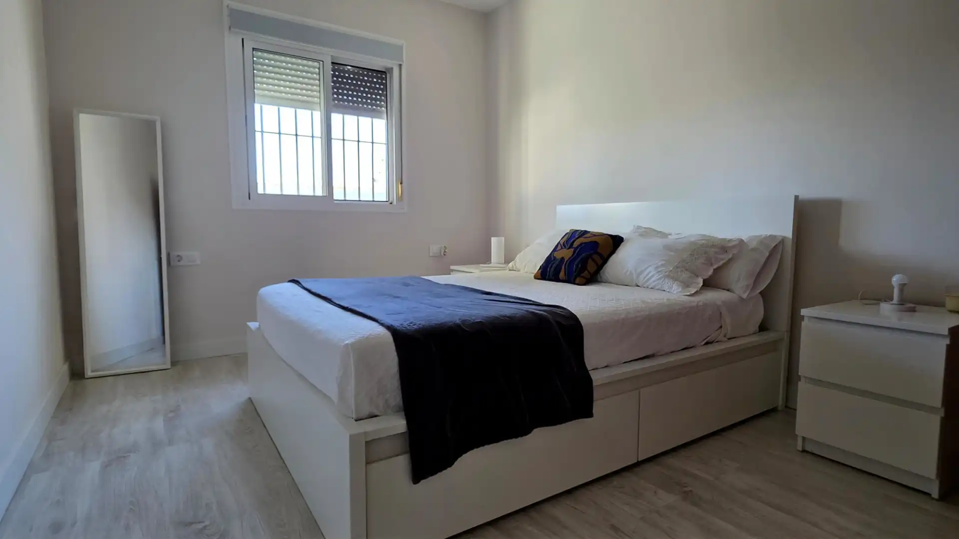 Dormitori de Casa o xalet en venda en Chiclana de la Frontera amb Aire condicionat, Jardí privat i Terrassa