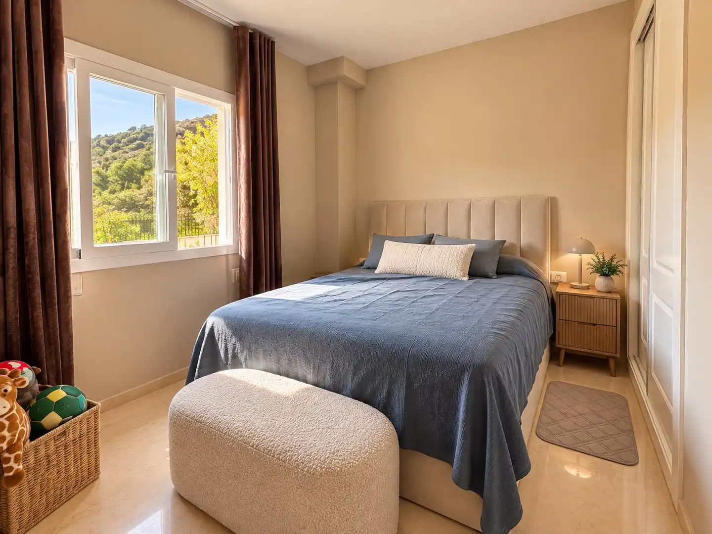Bedroom of Flat for sale in Elviria - Cabopino