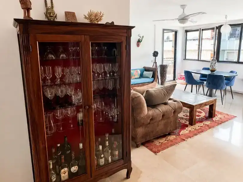 Sala d'estar de Pis en venda en Marbella amb Aire condicionat i Balcó
